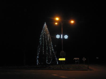 Postavitev prazničnega drevesa, prižig lučk in blagoslov 7